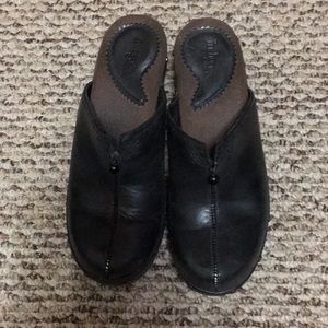 Black Clogs